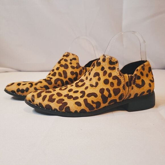STEVE MADDEN Animal Print Ankle Bootie Size 8 - Picture 1 of 9